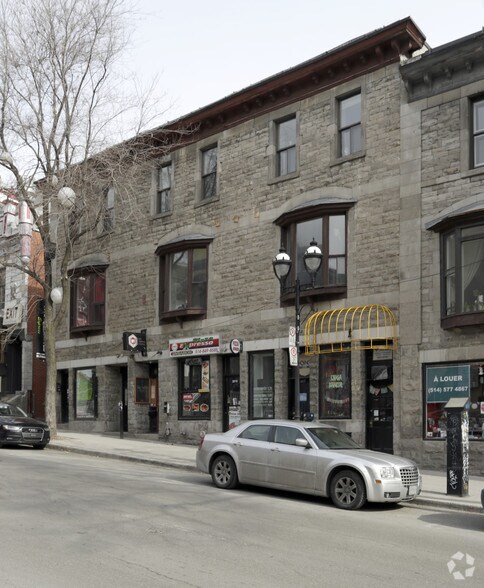 2015-2025 Rue Saint-Denis, Montréal, QC à louer - Photo principale – Image 1 sur 2