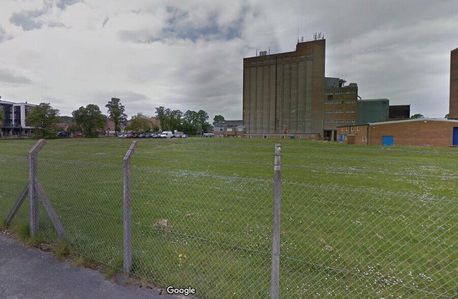 Springfield Rd, Grantham à vendre - Photo de l’immeuble – Image 3 sur 6