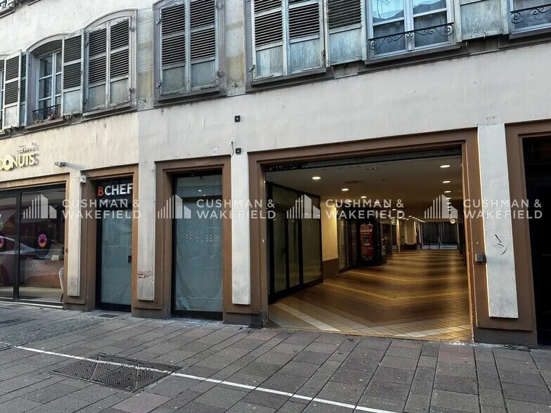 Local d’activités dans Strasbourg à louer - Photo de l’immeuble – Image 2 sur 5
