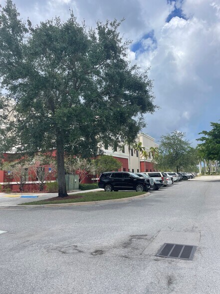 3347 State Road 7, Wellington, FL à vendre - Photo de l’immeuble – Image 3 sur 13