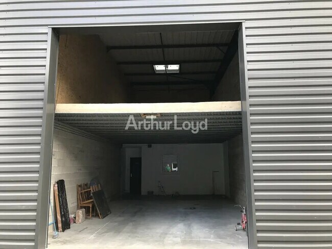 Plus de détails pour Industriel/Logistique à louer