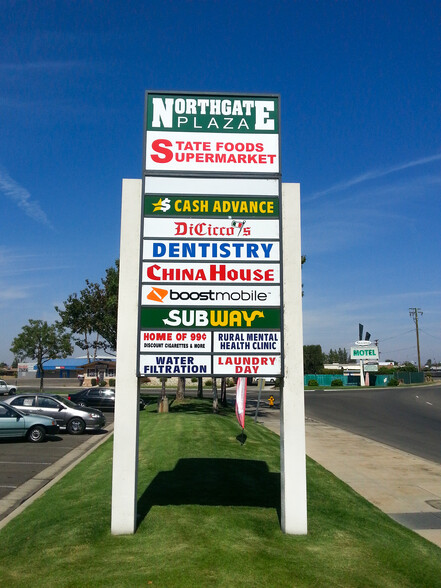 219-295 Academy Ave, Sanger, CA à louer - Photo de l’immeuble – Image 2 sur 2
