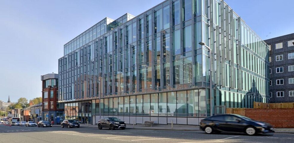 St Peters Sq, Stockport à louer - Photo de l’immeuble – Image 1 sur 28