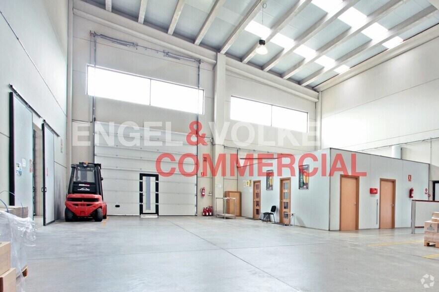 Industriel/Logistique dans Hoyocasero, Ávila à vendre - Photo de l’immeuble – Image 3 sur 8