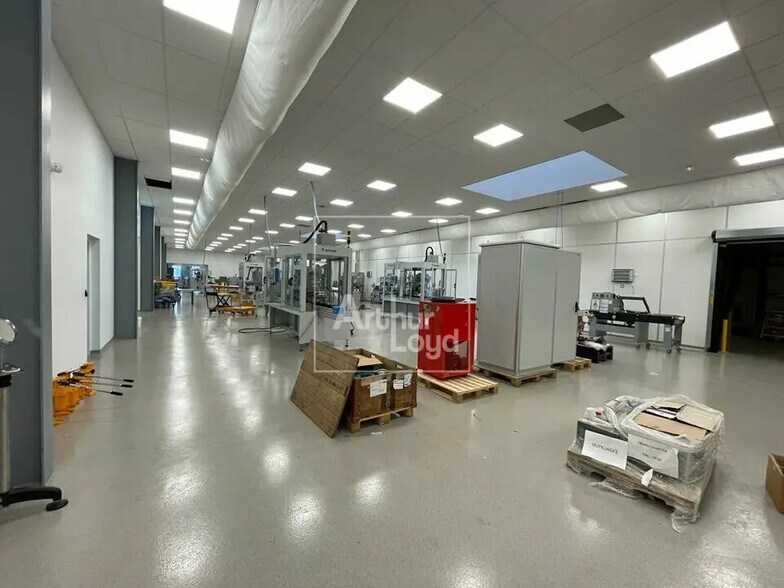 Industriel/Logistique dans Vulaines-sur-Seine à vendre - Photo de l’immeuble – Image 1 sur 5