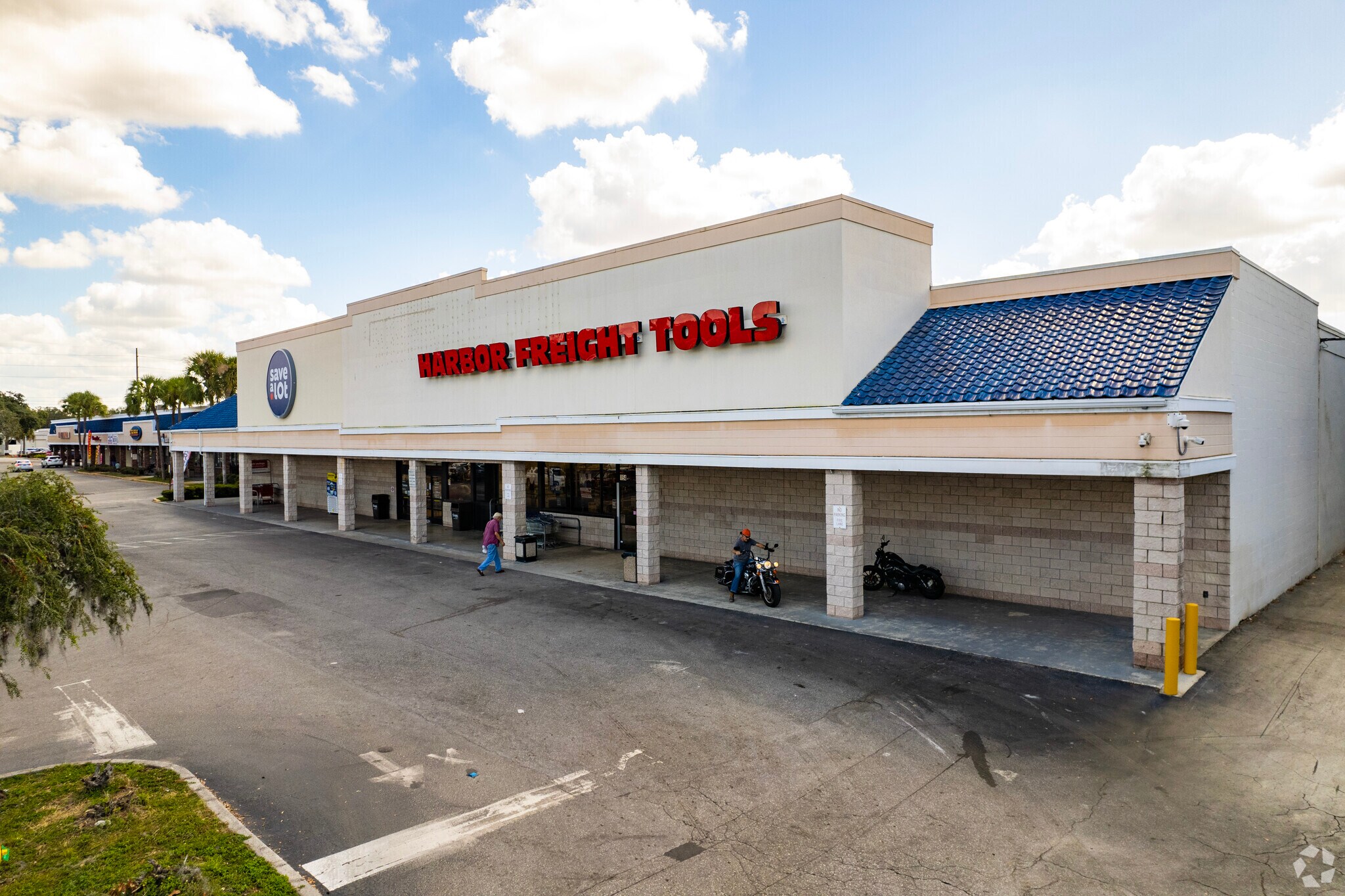 102-163 W Fletcher Ave, Tampa, FL à louer Photo de l’immeuble– Image 1 sur 16