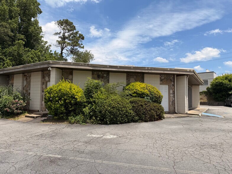 1610 Lavista Rd NE, Atlanta, GA à louer - Photo de l’immeuble – Image 2 sur 12