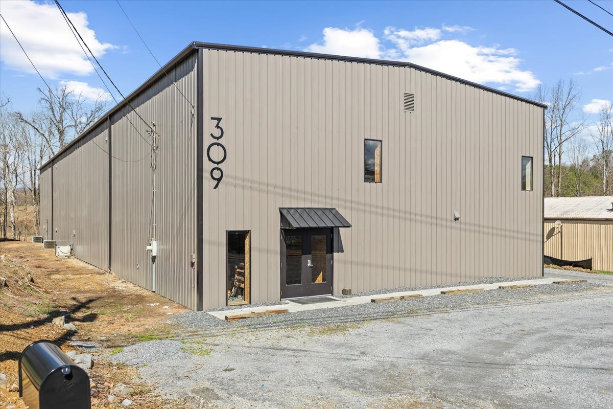 309 E Springbrook Dr, Johnson City, TN à louer Photo principale– Image 1 sur 52