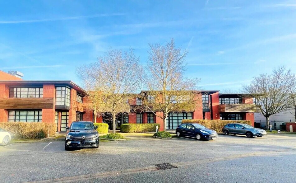 Bureau dans Guyancourt à louer - Photo de l’immeuble – Image 1 sur 22