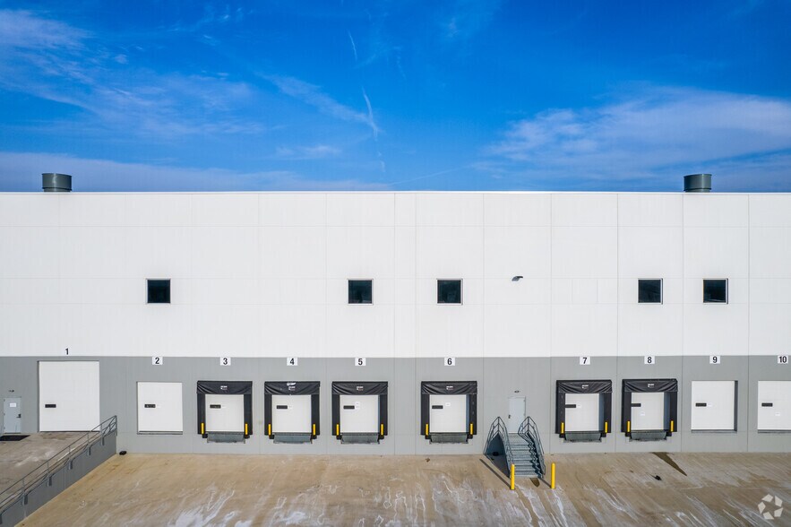 311 Logistics Dr, Shoemakersville, PA à louer - Photo de l’immeuble – Image 2 sur 6