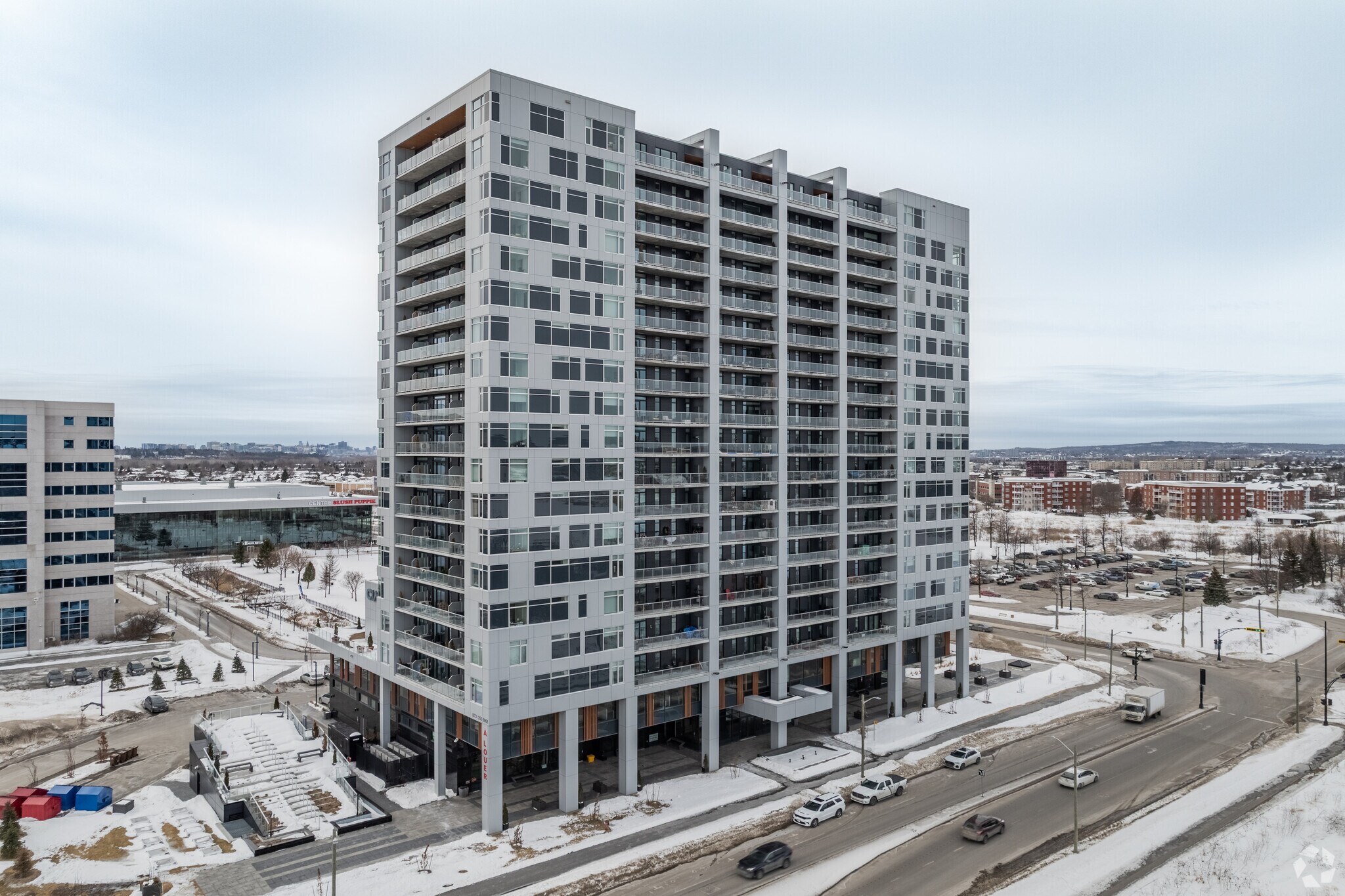700 Blvd Du Carrefour, Gatineau, QC à louer Photo principale– Image 1 sur 6