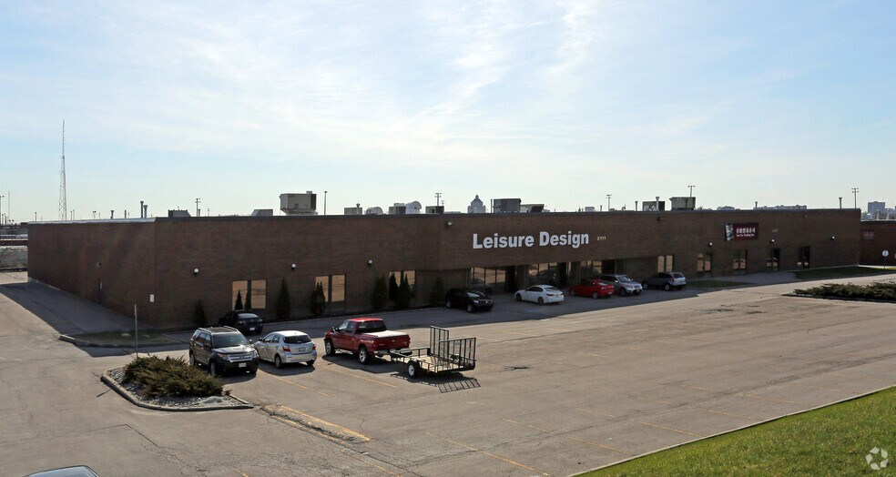 2101-2111 McCowan Rd, Toronto, ON à louer - Photo de l’immeuble – Image 2 sur 4