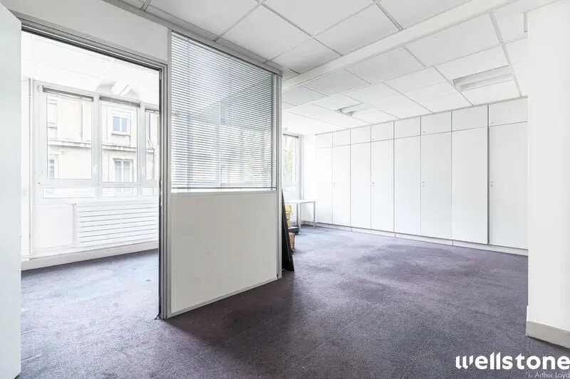 21 Rue D'Artois, Paris à louer - Photo de l’immeuble – Image 1 sur 13