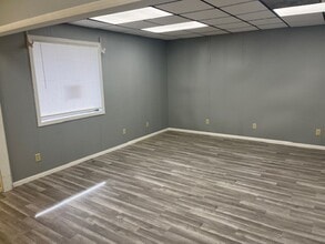 6382 Main St, North Branch, MN à louer Photo intérieure– Image 1 sur 5