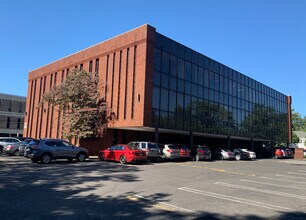 100 Morris Ave, Springfield, NJ à louer Photo intérieure– Image 2 sur 7