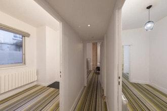 10 Rue Hautefeuille, Paris à louer Photo intérieure– Image 2 sur 5