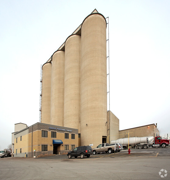 12300 Dupont Ave S, Burnsville, MN à louer - Photo de l’immeuble – Image 1 sur 2