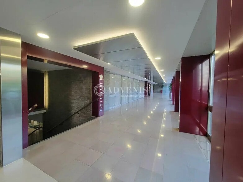 Bureau dans Clichy à louer - Hall d’entrée – Image 2 sur 6