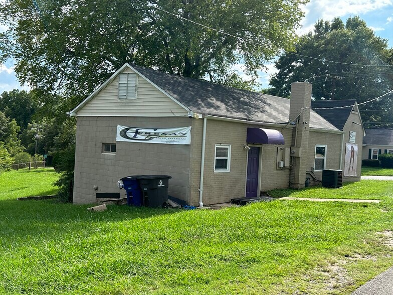 2925 S Main St, Winston-Salem, NC à vendre - Photo de l’immeuble – Image 3 sur 19