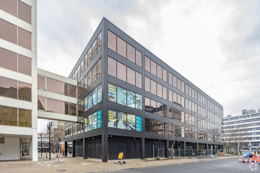 1 Newbridge Sq, Swindon à louer - Photo principale – Image 1 sur 36