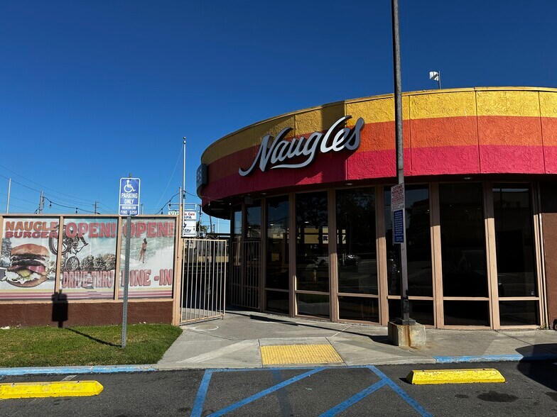 12120 Beach Blvd, Stanton, CA à louer - Photo de l’immeuble – Image 3 sur 26