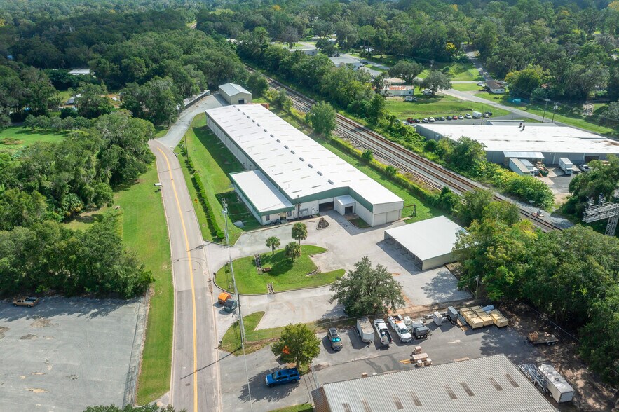 1056 NE 16th St, Ocala, FL à louer - Photo de l’immeuble – Image 2 sur 42