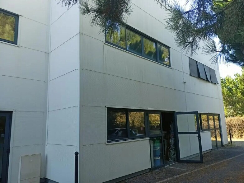 Local d'activités dans La Teste-de-Buch à vendre - Photo de l’immeuble – Image 1 sur 3