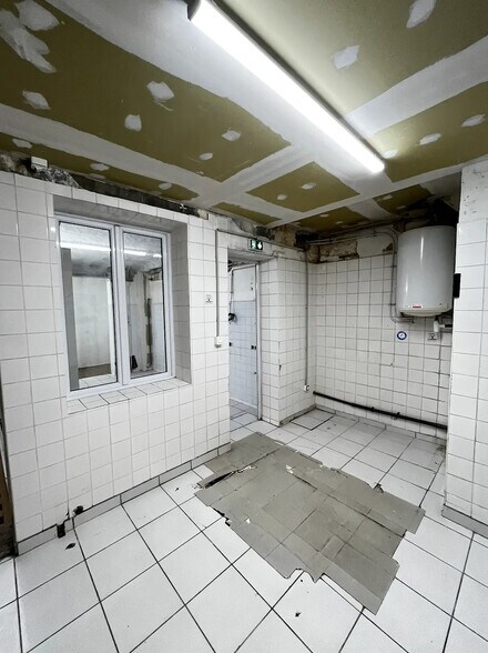 Local commercial dans Bordeaux à louer - Photo de l’immeuble – Image 3 sur 4