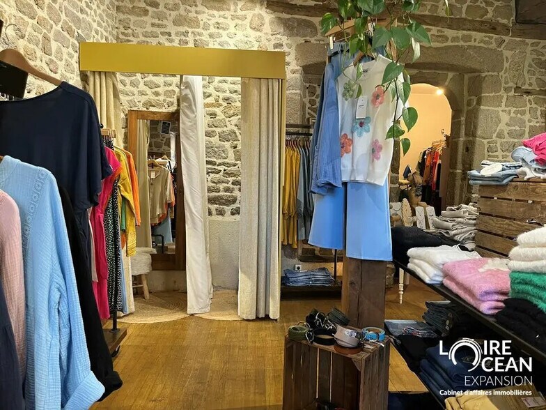 Local d'activités dans Guérande à vendre - Photo de l’immeuble – Image 3 sur 6