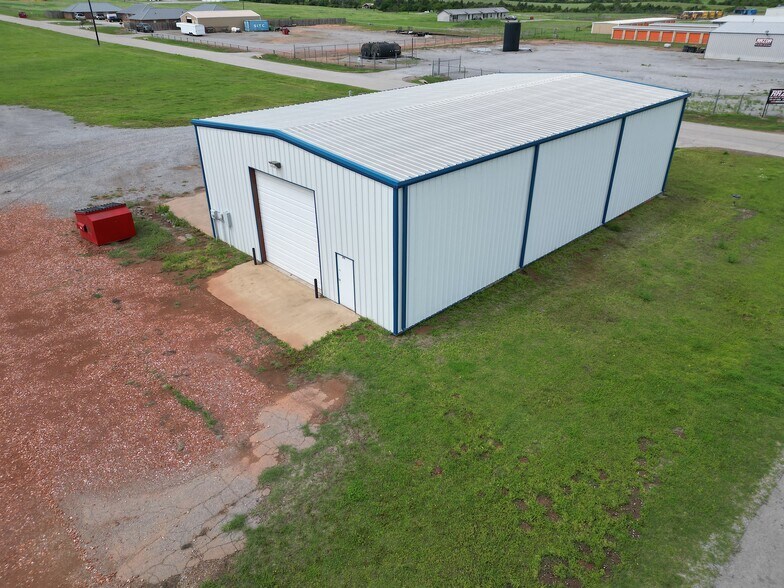 201 Airport Road, Hinton, OK à vendre - Photo de l’immeuble – Image 2 sur 24
