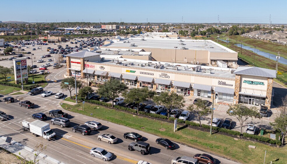 15635 Wallisville Rd, Houston, TX à louer - Photo de l’immeuble – Image 3 sur 9