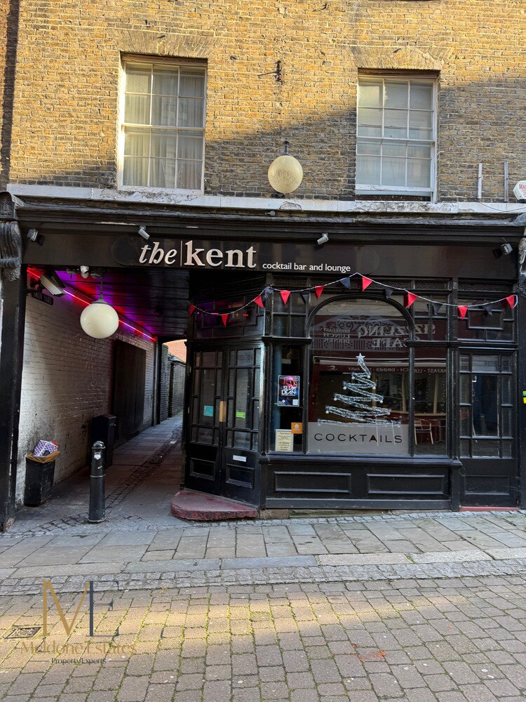 20 High St, Gravesend à louer Photo principale– Image 1 sur 21