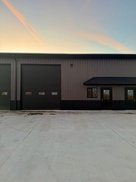 3398 Nolan Carney Dr, Perry, IA à vendre - Photo de l’immeuble – Image 2 sur 10
