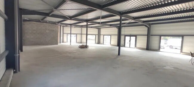 Plus de détails pour 139 Rue Isaac Asimov, Bourgoin-Jallieu - Local commercial à louer