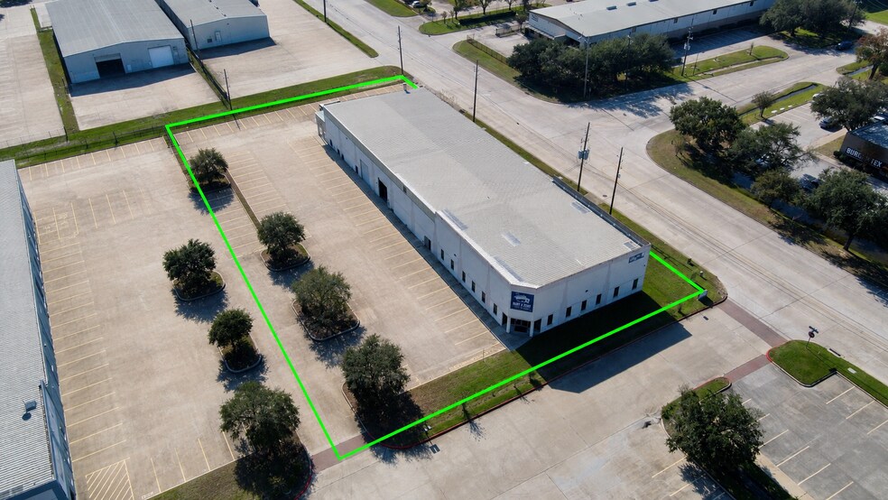 10851 Train Ct, Houston, TX à louer - Photo de l’immeuble – Image 3 sur 4