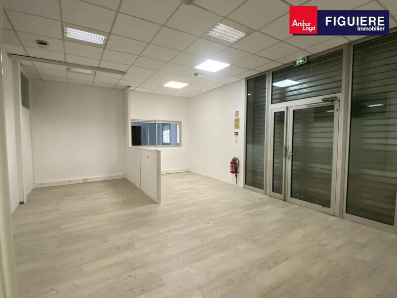 685 Rue Georges Claude, Aix-en-Provence à louer - Photo de l’immeuble – Image 3 sur 7
