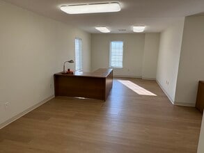 1 Bethany Rd, Hazlet, NJ à louer Photo intérieure– Image 1 sur 18