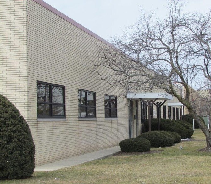 99 Amor Ave, Carlstadt, NJ à louer - Photo principale – Image 1 sur 6