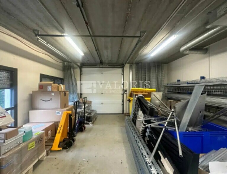 119 Route D'Heyrieux, Saint-Priest à louer - Photo de l’immeuble – Image 1 sur 7