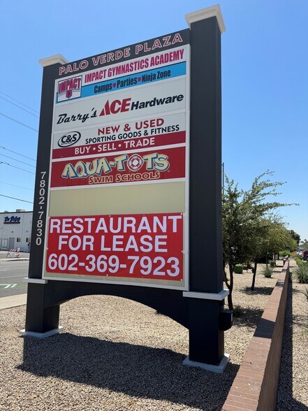 7802-7830 N 12th St, Phoenix, AZ à louer - Photo de l’immeuble – Image 3 sur 4