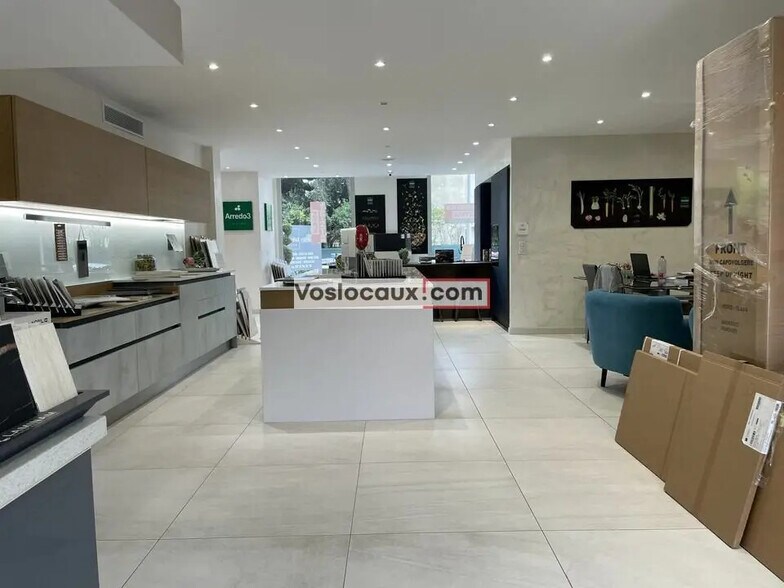 Local commercial dans Saint-Laurent-du-Var à louer - Photo intérieure – Image 2 sur 6