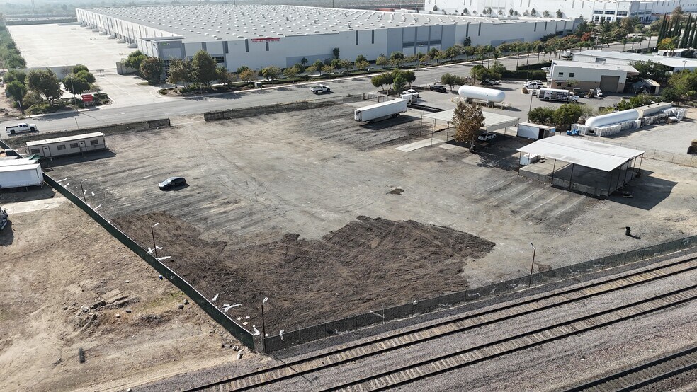 19800 Cajon blvd, San Bernardino, CA à vendre - Photo de l’immeuble – Image 3 sur 15