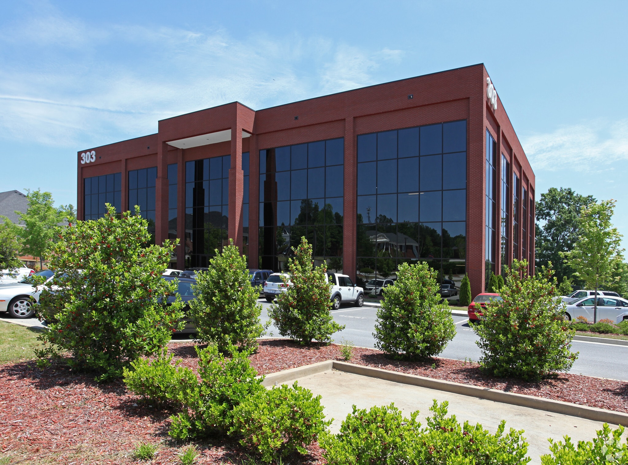 303 Corporate Center Dr, Stockbridge, GA à louer Photo principale– Image 1 sur 14