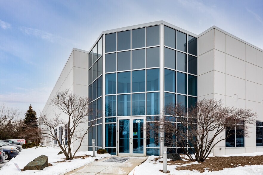 400 Medinah Rd, Roselle, IL à louer - Photo de l’immeuble – Image 3 sur 5