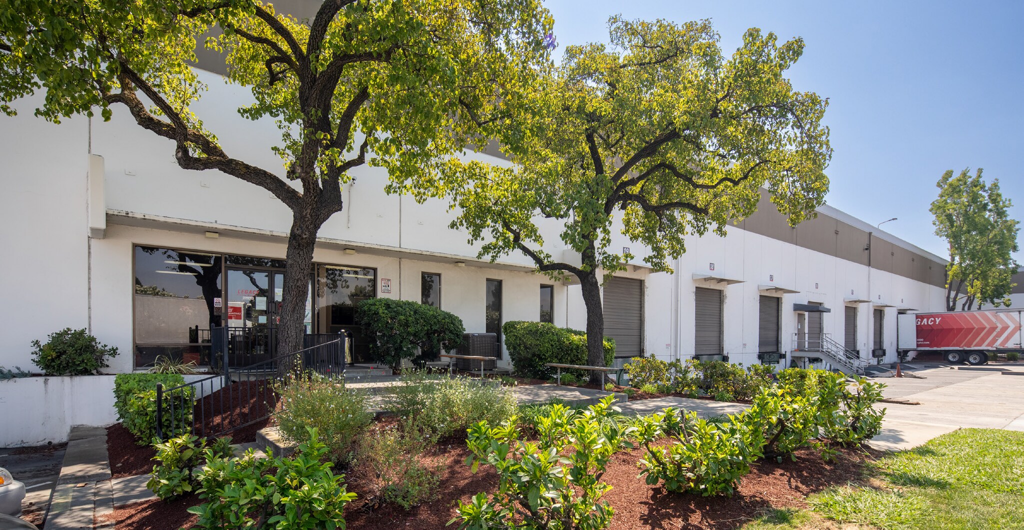 935 Mclaughlin Ave, San Jose, CA à louer Photo principale– Image 1 sur 7