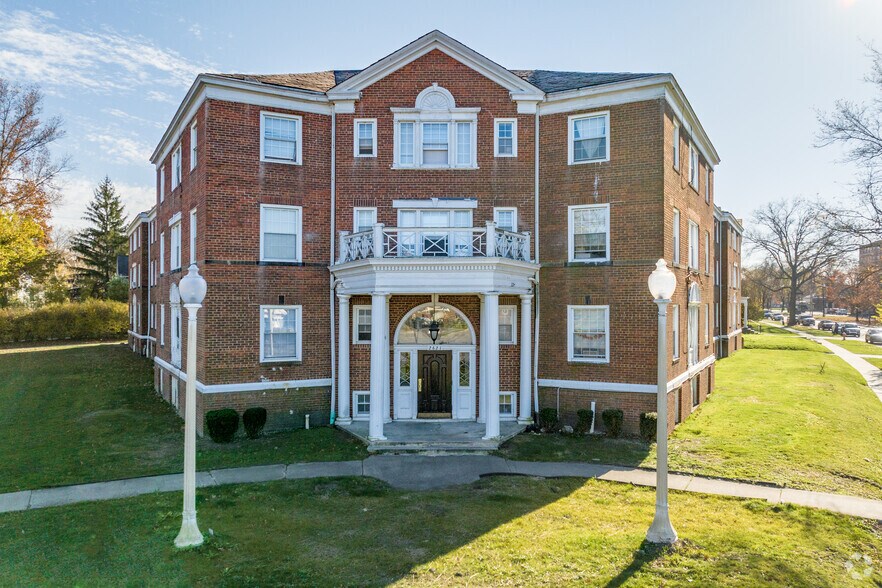 2621 N Moreland Blvd, Cleveland, OH à vendre - Photo de l’immeuble – Image 3 sur 13