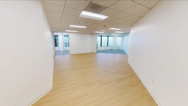 21650 Oxnard St, Woodland Hills, CA à louer Numérisation 3D Matterport– Image 1 sur 2