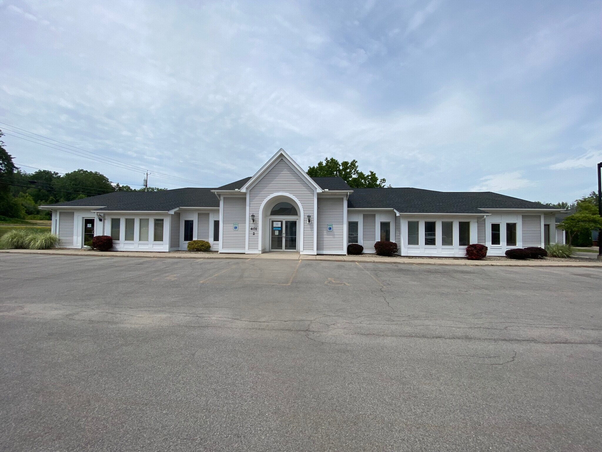 401 Penbrooke Dr, Penfield, NY à louer Photo principale– Image 1 sur 14