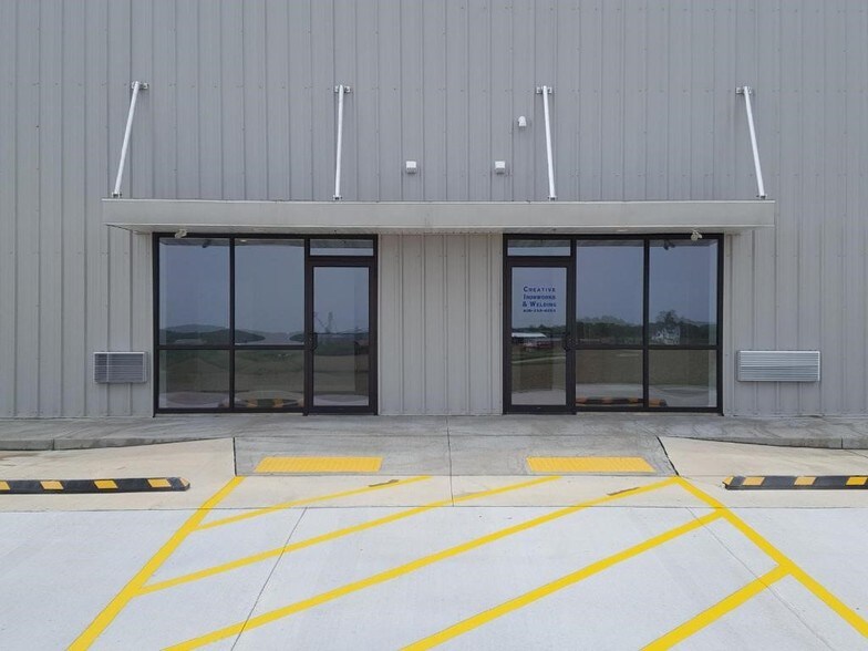 1185 US Highway 14, Oregon, WI à louer - Photo de l’immeuble – Image 1 sur 9