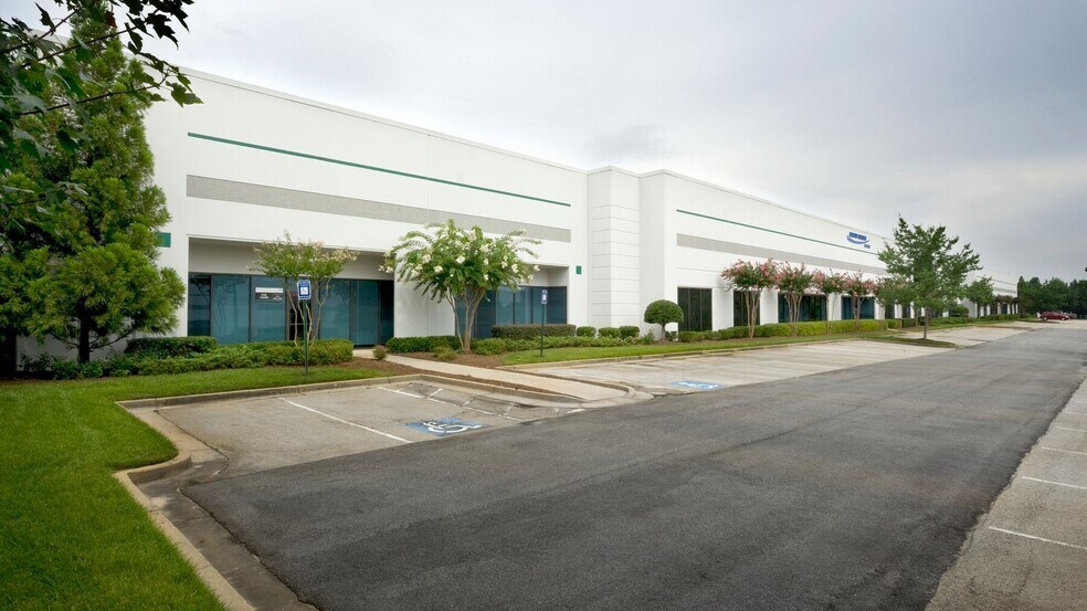 540 Airport South Pky, Atlanta, GA à louer - Photo de l’immeuble – Image 1 sur 5